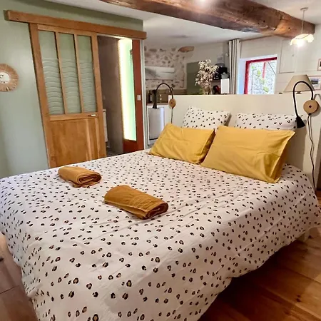 Maison à La Campagne Les Oliviers Hébergement de vacances La Bruffiere